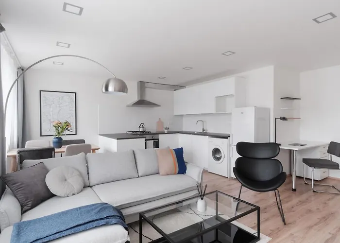 Days - Family W Balcony In Quiet Area Appartement *